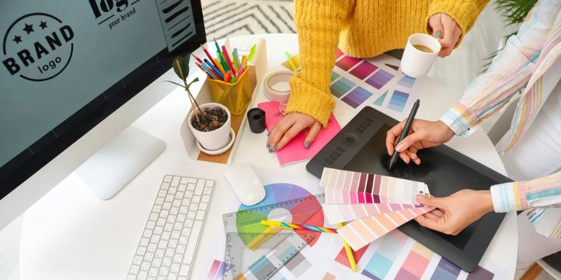 What Tools Are Commonly Used in Graphic Design Projects?